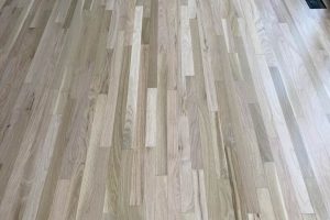 Floor-Finishers-Plus_sand-and-finished-oak-floor